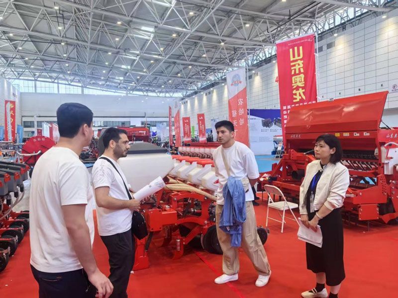 山東奧龍農(nóng)機(jī)產(chǎn)品受外商青睞